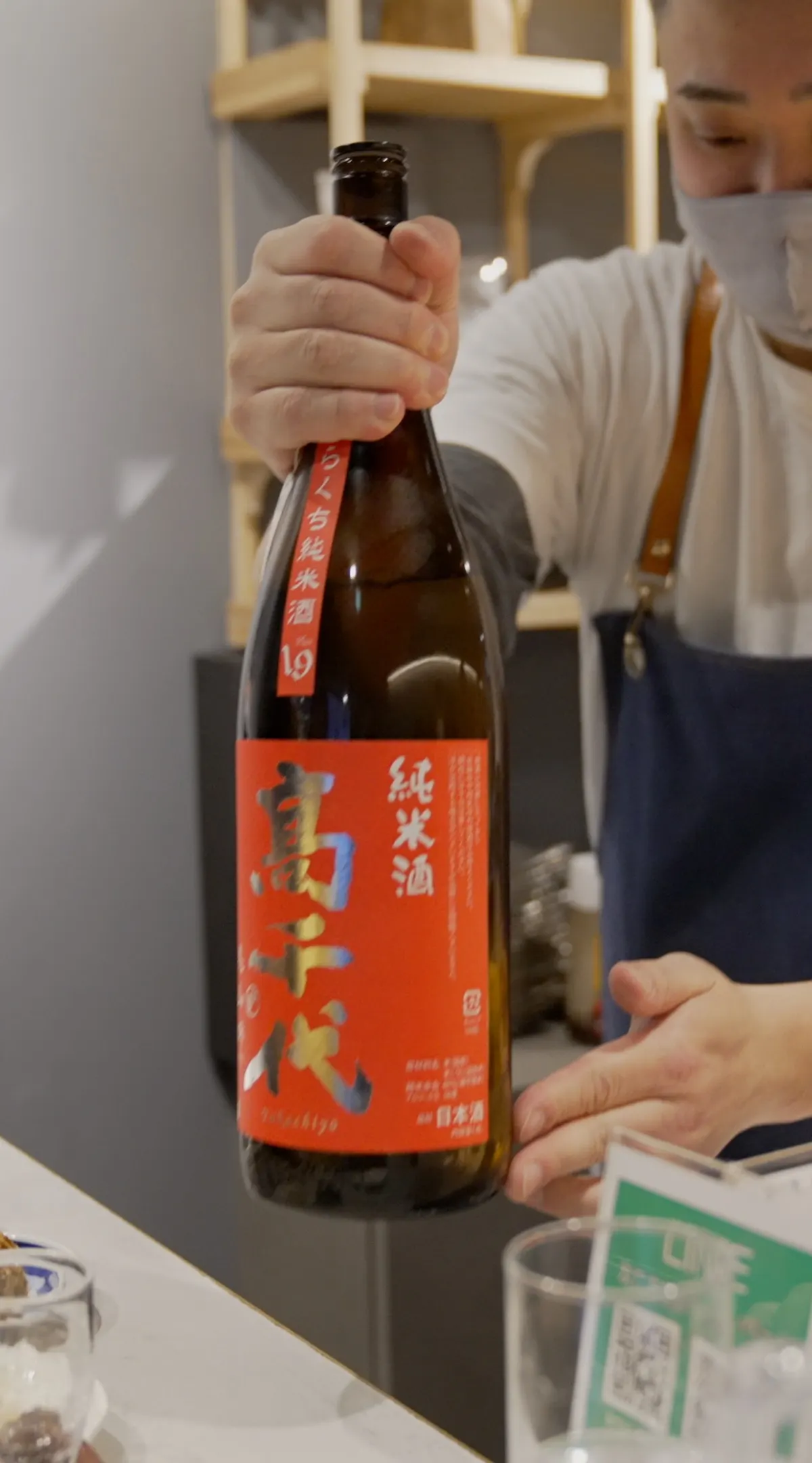 日本酒スタンド酛 茅場町店 390円から飲み比べできる立ち飲み